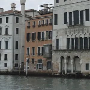 3* Penzion Leon Bianco On The Grand Canal
